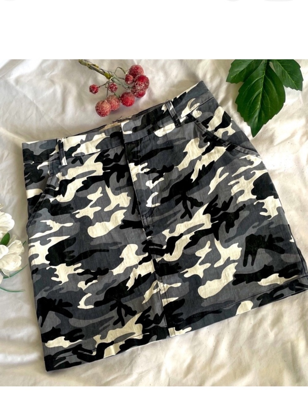 Morrisday The Label Gray Camouflage Stretch Cargo Mini Skirt S